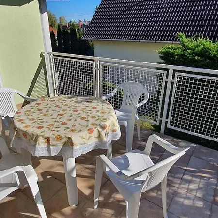 In 19281 Hébergement de vacances Balatonmáriafürdő