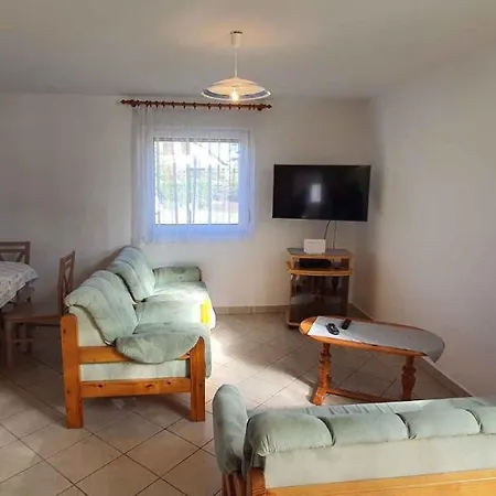 In 19281 Hébergement de vacances