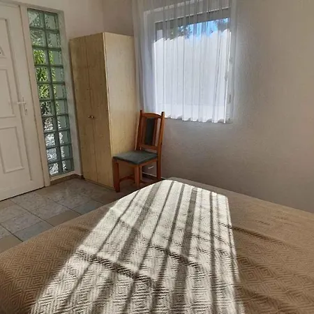 Hébergement de vacances In 19281 *