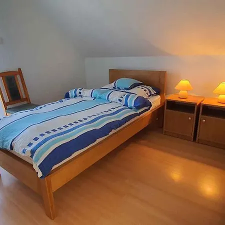 In 19281 Hébergement de vacances Balatonmáriafürdő