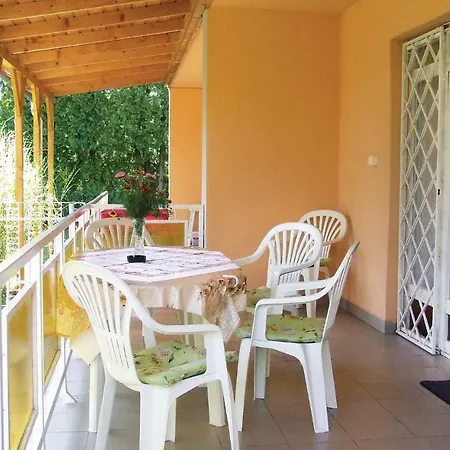 In 19281 Hébergement de vacances *