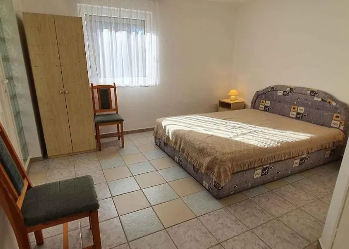 In 19281 * Balatonmáriafürdő