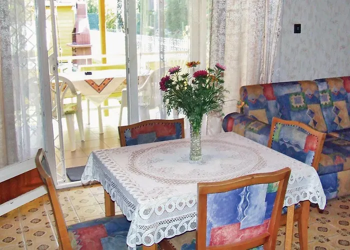 In 19281 Nyaraló Balatonmáriafürdő